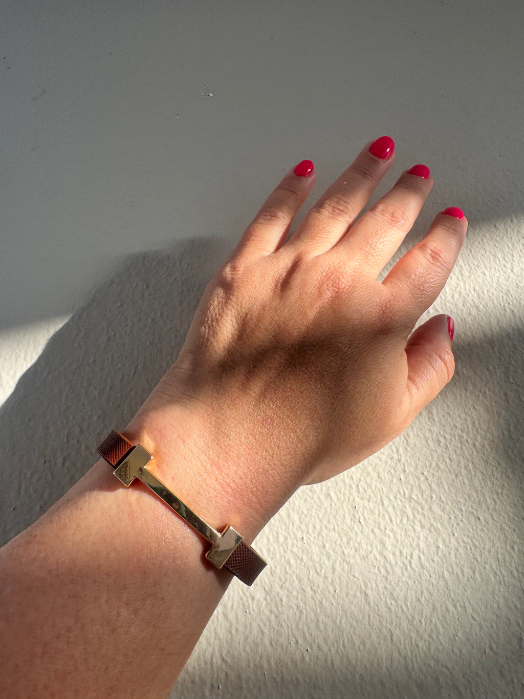 H Inspired in Brown