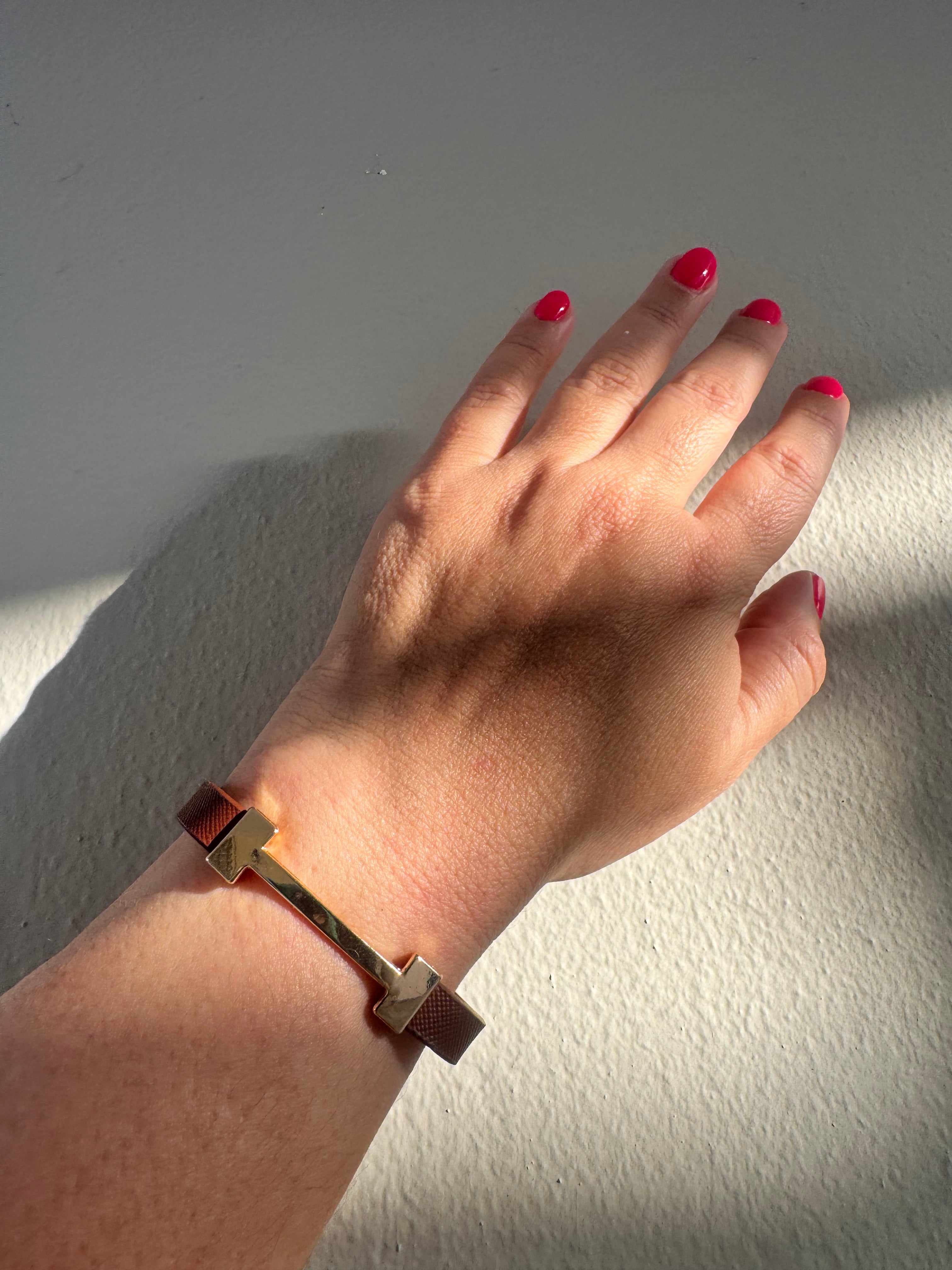 H Inspired in Brown