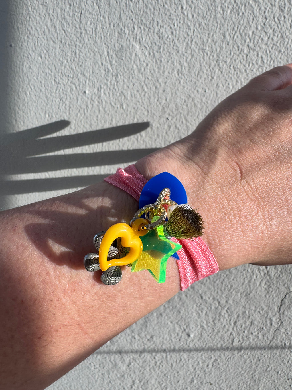 Coral Kiss Elastic Bracelet