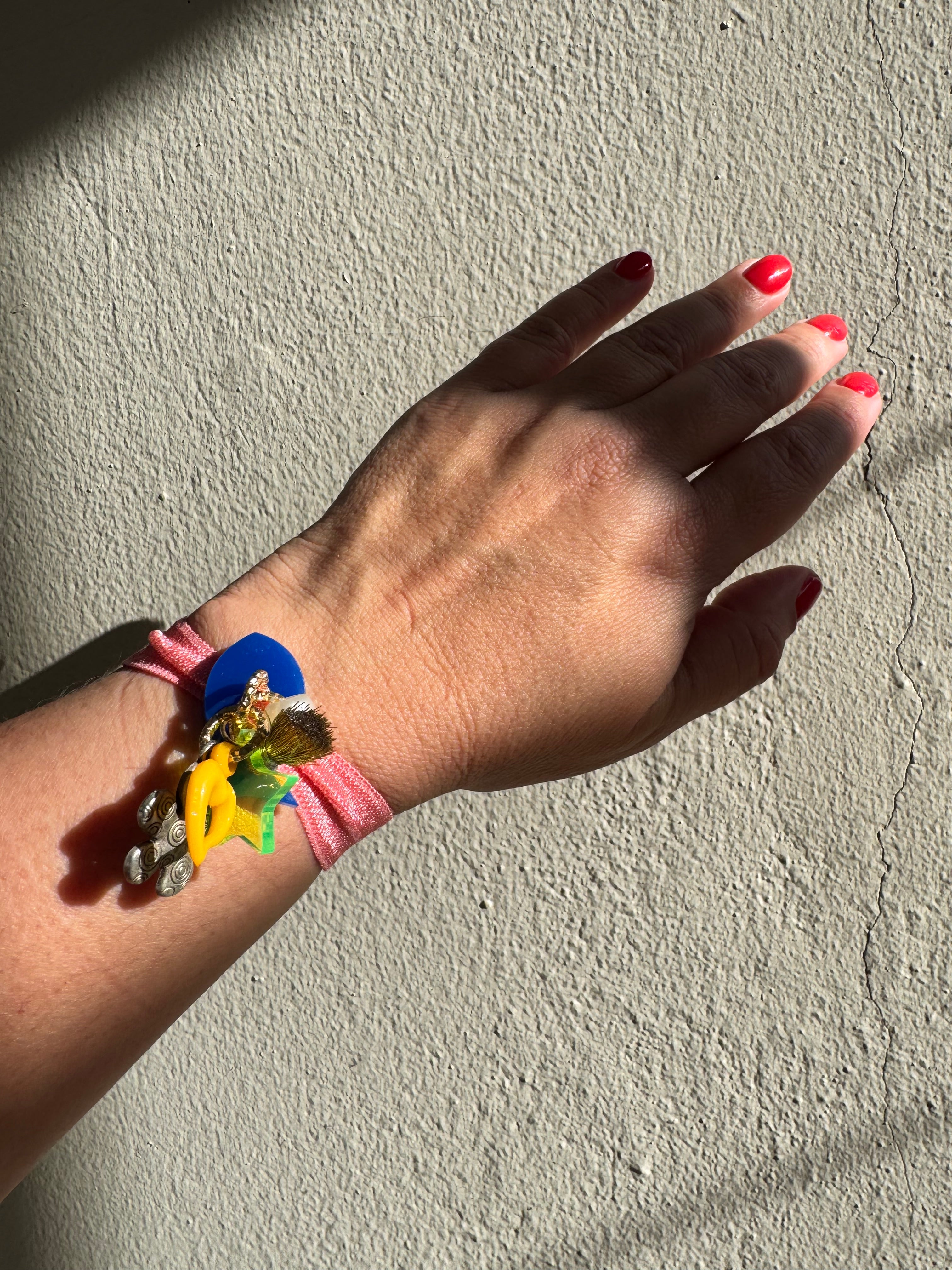 Coral Kiss Elastic Bracelet