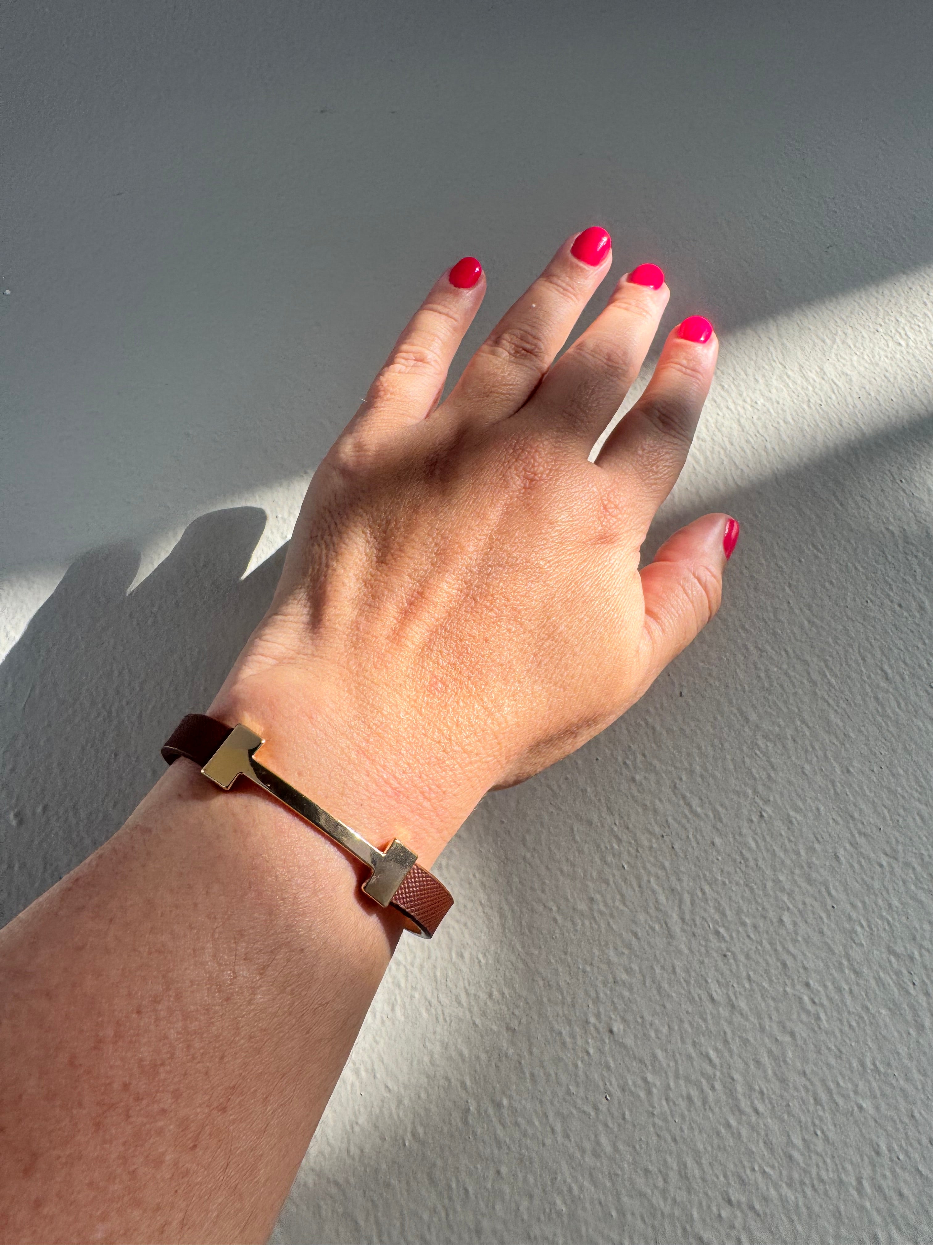 H Inspired in Brown